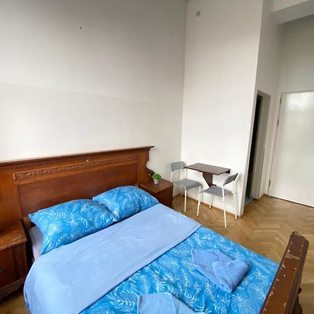 Oliwka Hostel Varsó Kültér fotó