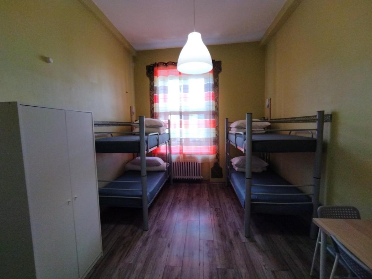 Oliwka Hostel Varsó Kültér fotó