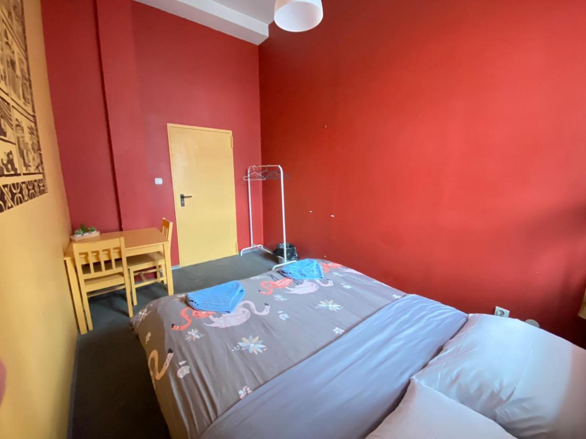 Oliwka Hostel Varsó Kültér fotó
